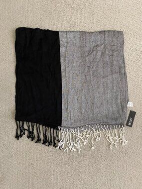 NWT Women's Apt 9 Lightweight Fashion Scarf w/ Fringe, Black White Gray MSRP $20